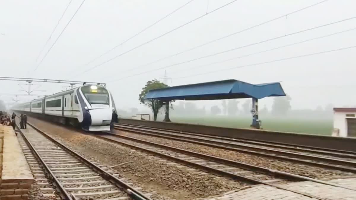 Stone pelting on Vande Bharat