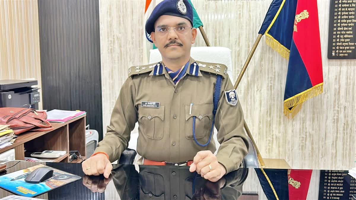 POLICE SALARIES FROZEN IN BETTIAH