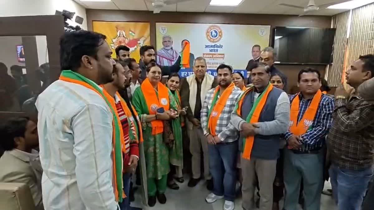 Two AAP Councillors Join BJP