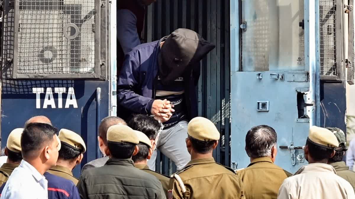 لال قلعہ دھماکہ: عدالت نے سات ملزمان کی عدالتی تحویل میں 8 جنوری تک توسیع کردی