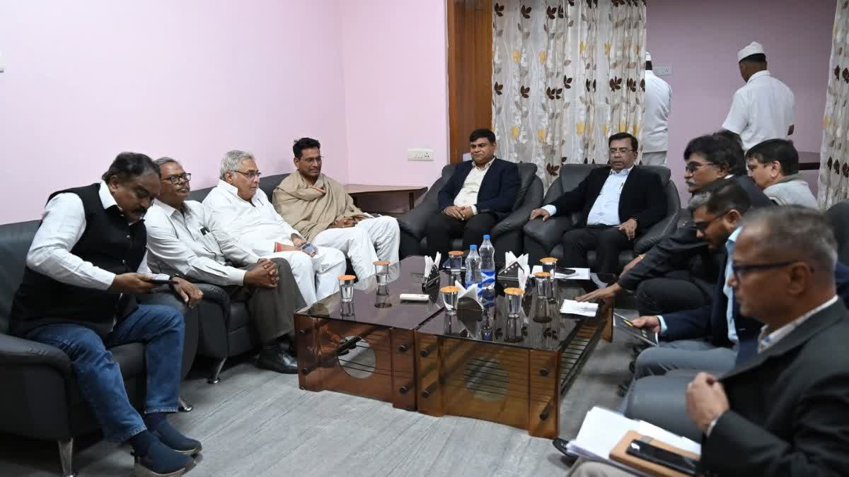 MLA DEVENDRA YADAV AND BSP OFFICER