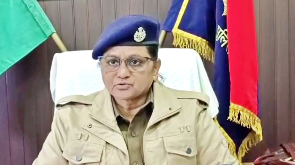 Stone pelting on Vande Bharat