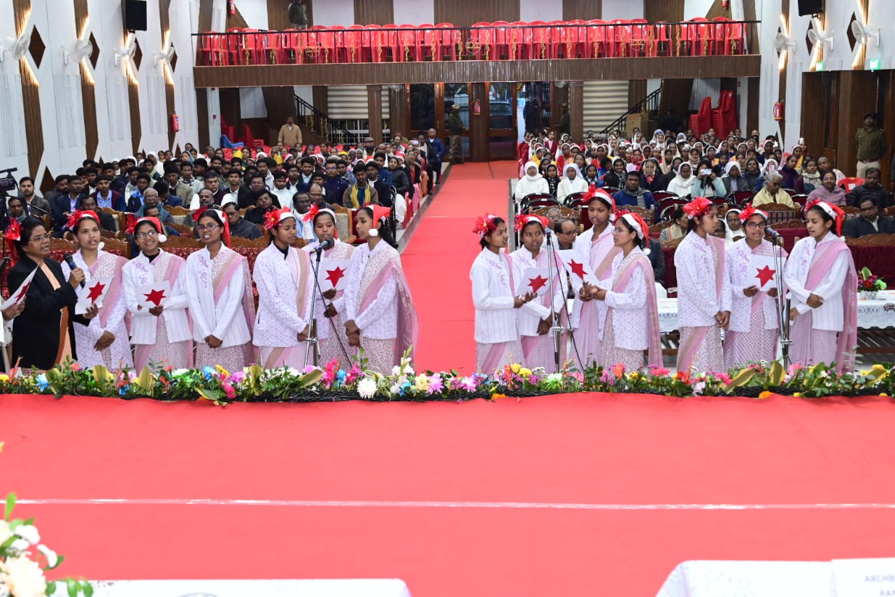 Governor Santosh Gangwar attended Christmas celebration at Ranchi St. Xavier College