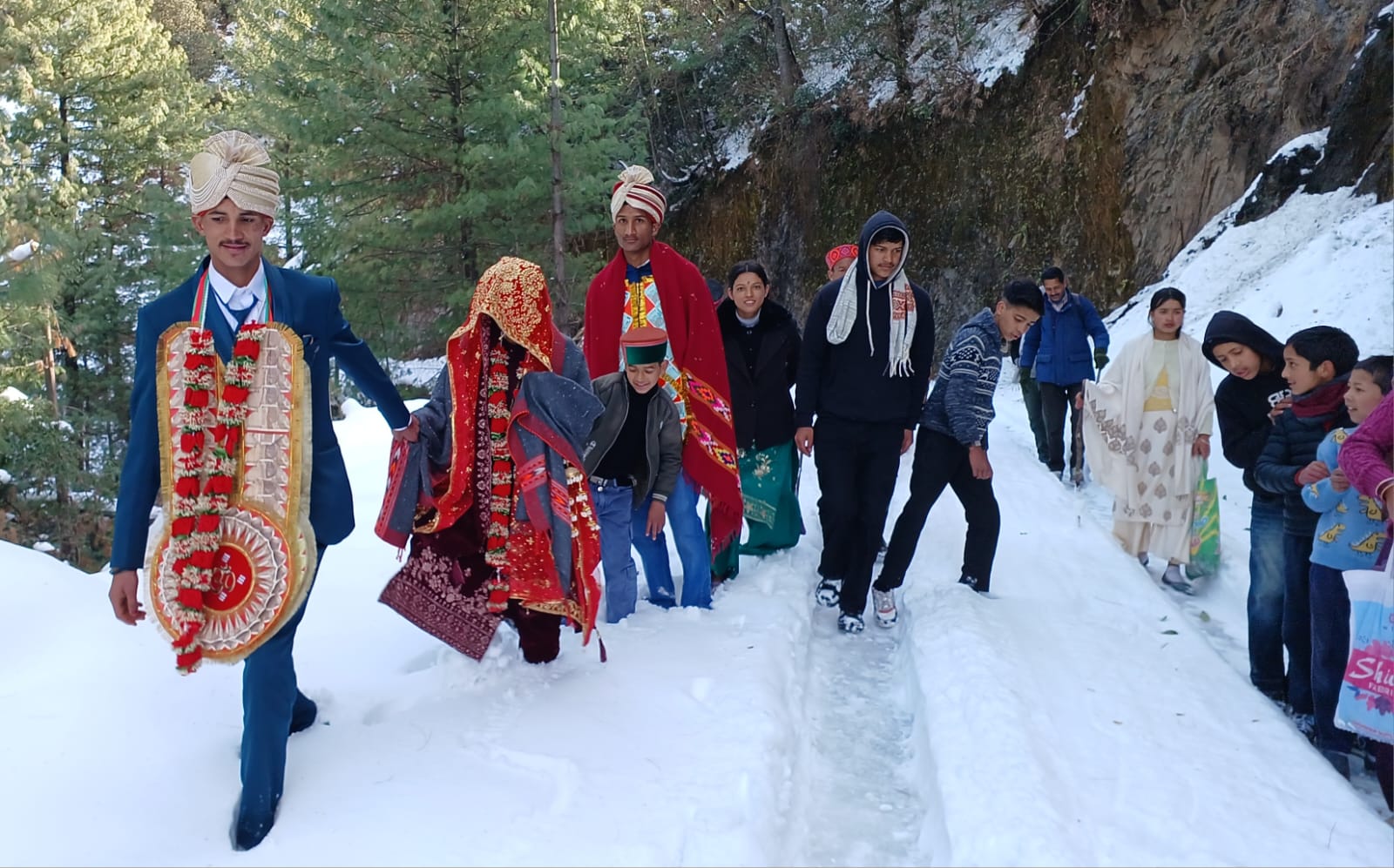 Wedding amidst snowfall in Seraj