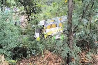 தாம்பரம்-மதுரவாயல் புறவழிச் சாலையில் ஆம்னி பேருந்து கவிழ்ந்து விபத்து