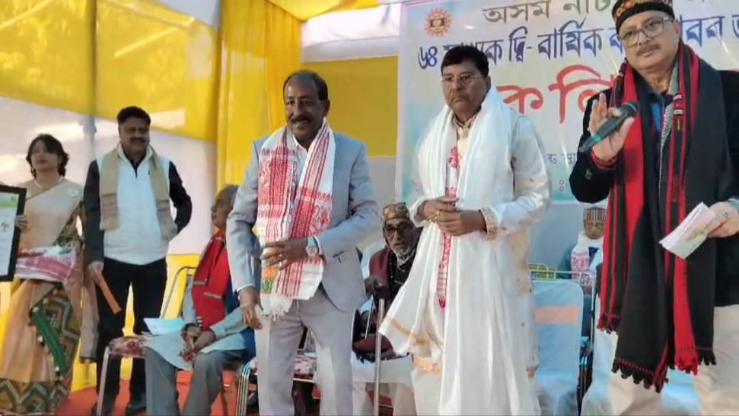 The Padma Shri award, has been given to sculptor Nuruddin Ahmed