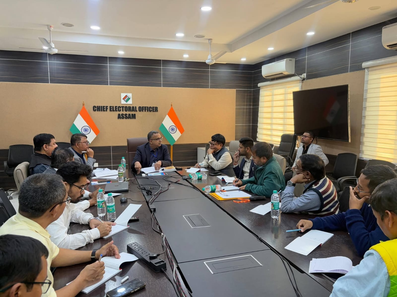 Opposition alleges deletion of names of lakhs of voters in the name of SR Memorandum to CEO