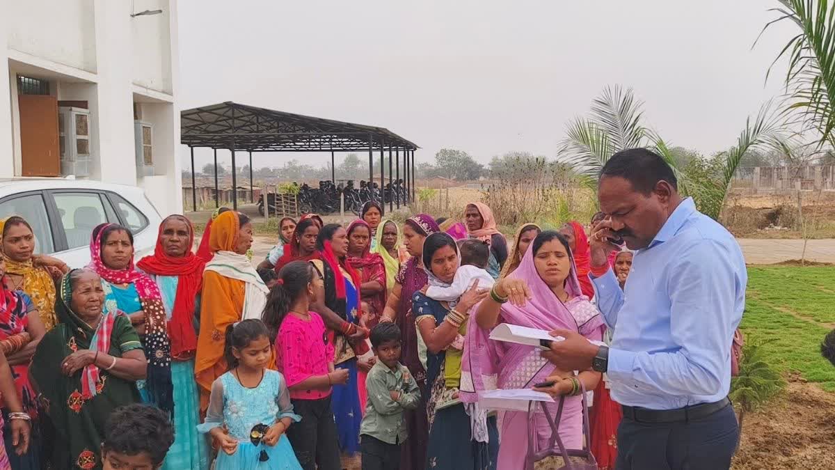 Village against liquor mafia