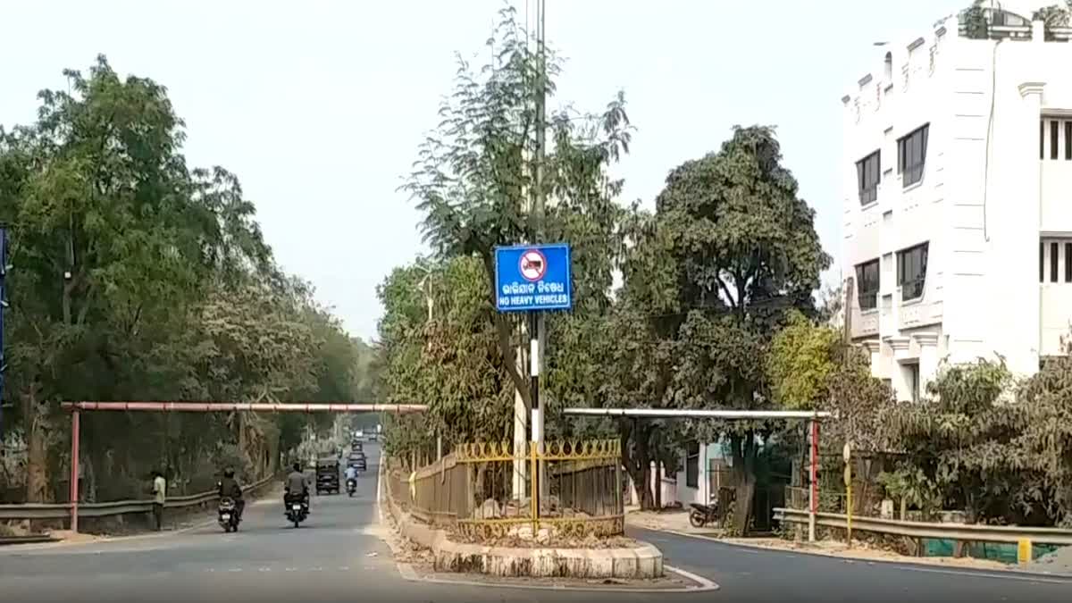 Cuttack CDA Area Road Overhead Barricade Issue
