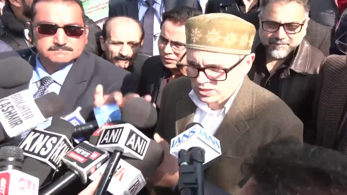 عمر عبداللہ نے مغربی بنگال ریاست کا نام تبدیل کرنے کے مطالبے کی حمایت کی