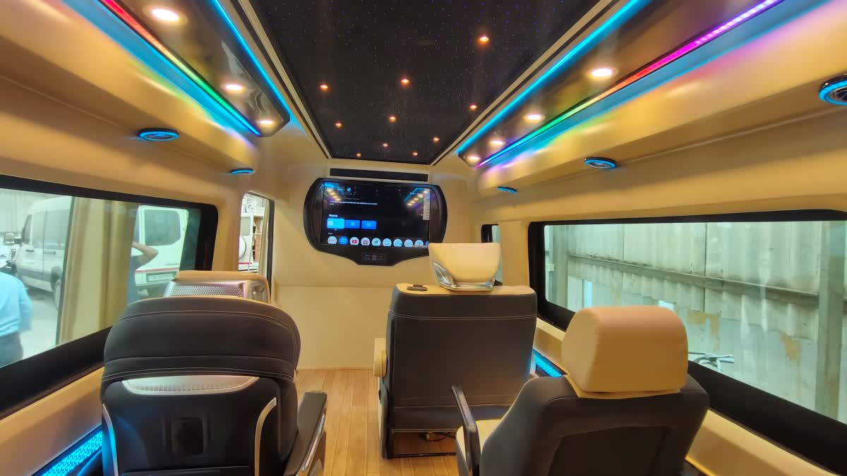 Rolls Royce Style Campaign Vans