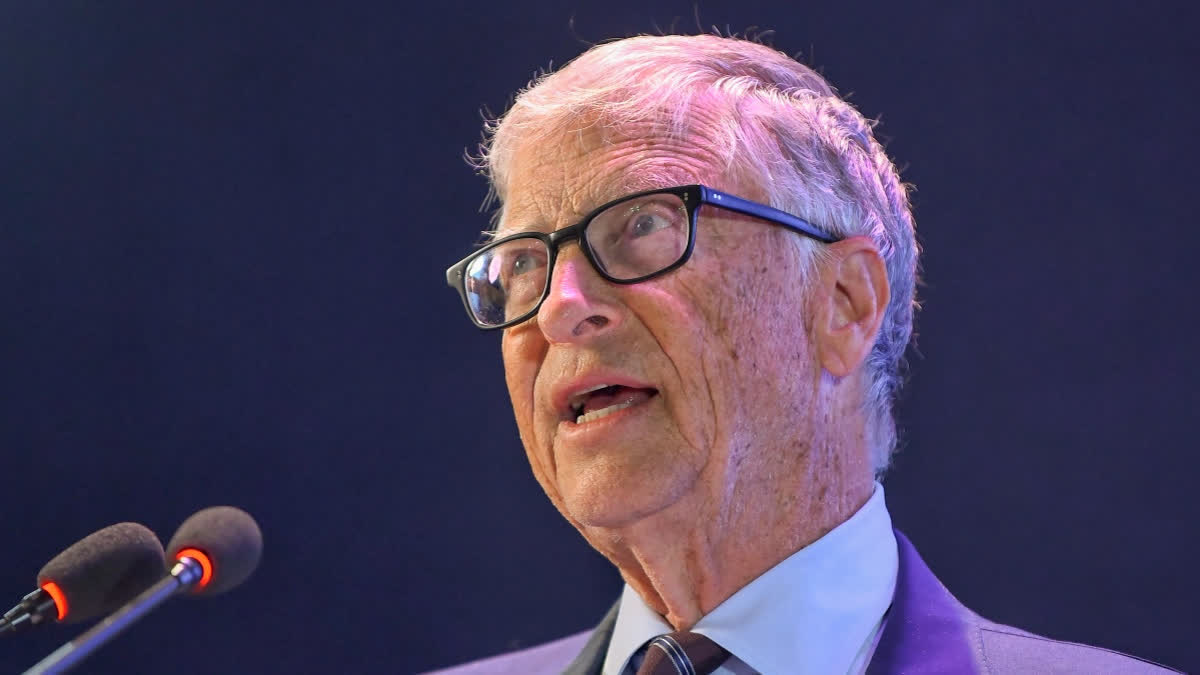 બિલ ગેટ્સે સ્વીકાર્યું કે તેમના બે રશિયન મહિલાઓ સાથે અફેર હતા અને કહ્યું કે, એપસ્ટીન સાથે સમય વિતાવવો એ એક મોટી ભૂલ હતી