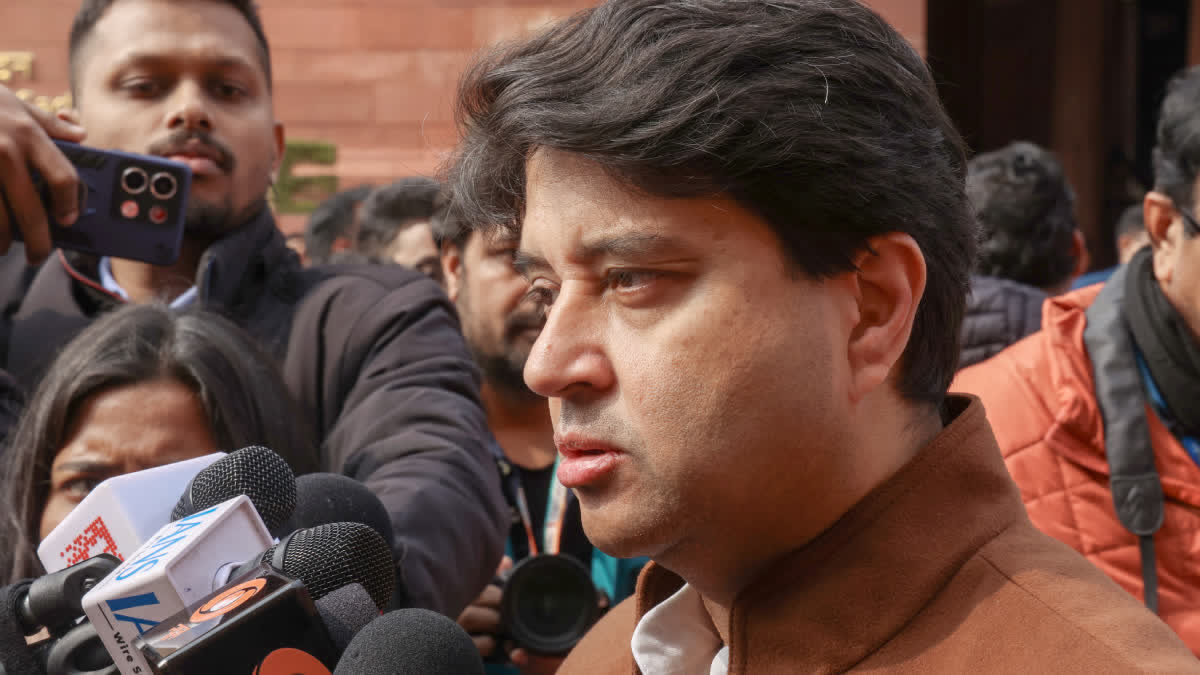 PRAYAGRAJ VISIT BY BSNL DIRECTOR  JYOTIRADITYA SCINDIA  PRAYAGRAJ VISIT ROW  BSNL DIRECTOR VIVEK BANZAL