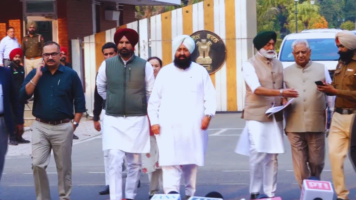 CONGRESS PARTY MEETS THE GOVERNOR