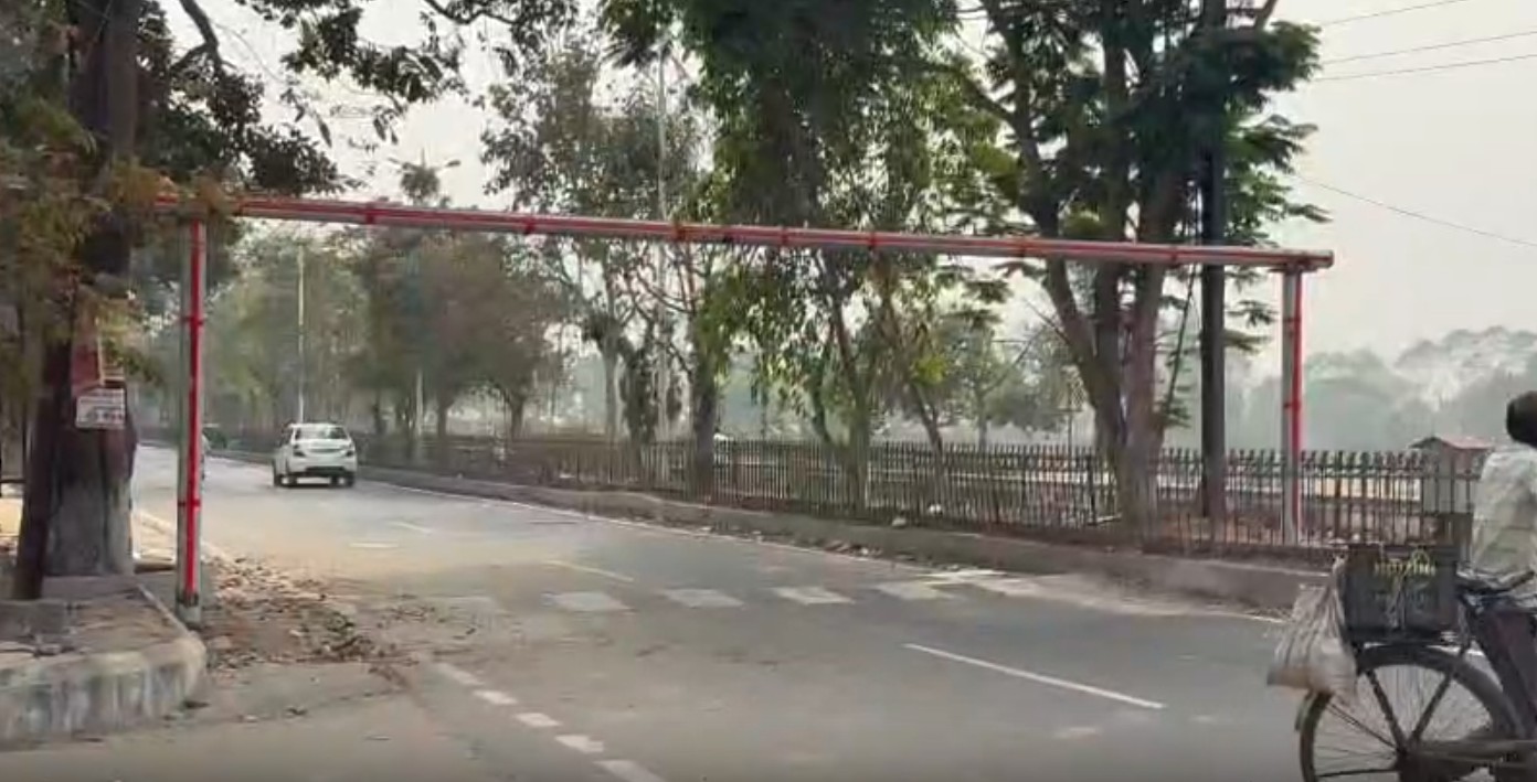 Cuttack CDA Area Road Overhead Barricade Issue