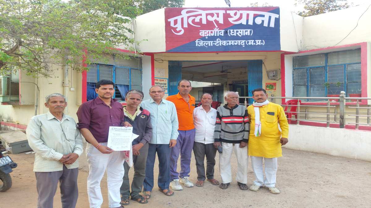 Hanuman Silver crown missing