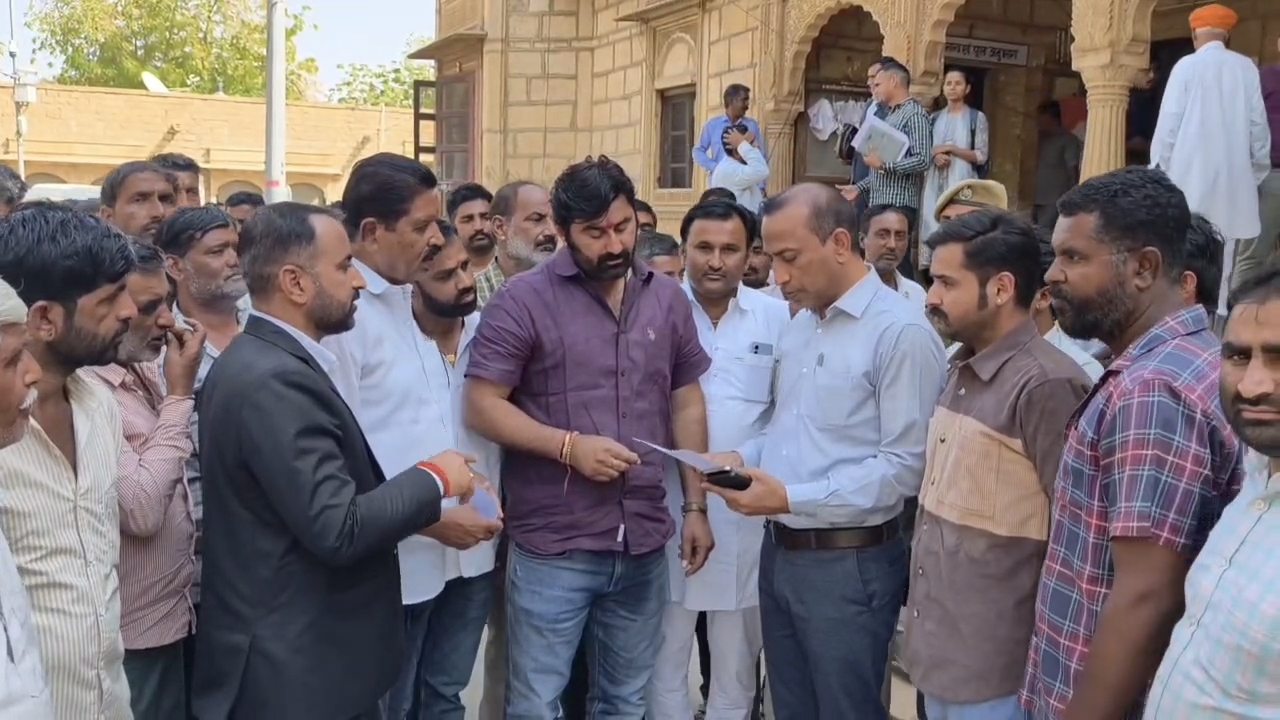 Bus operators submitting a memorandum