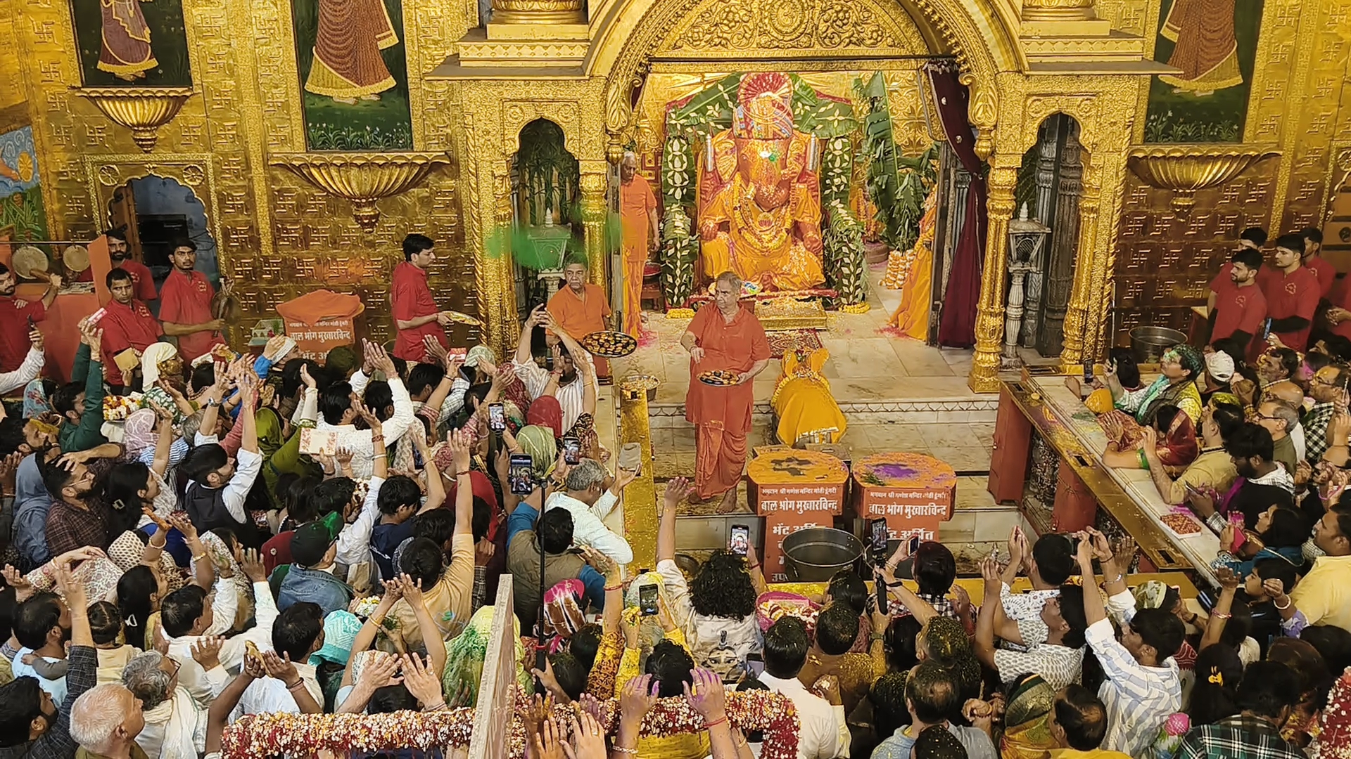 Fagotsav at Moti Dungri Ganesh Temple