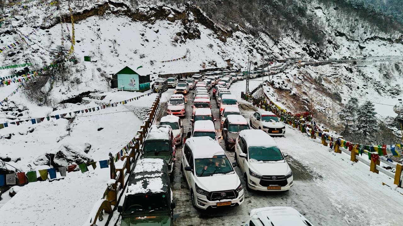 heavy snowfall in Sikkim