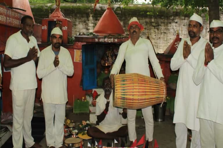 नवरात्रि में जेल के बंदियों ने रखा उपवास, कलश स्थापना और भजन गाकर कर रहे  हैं भक्ति