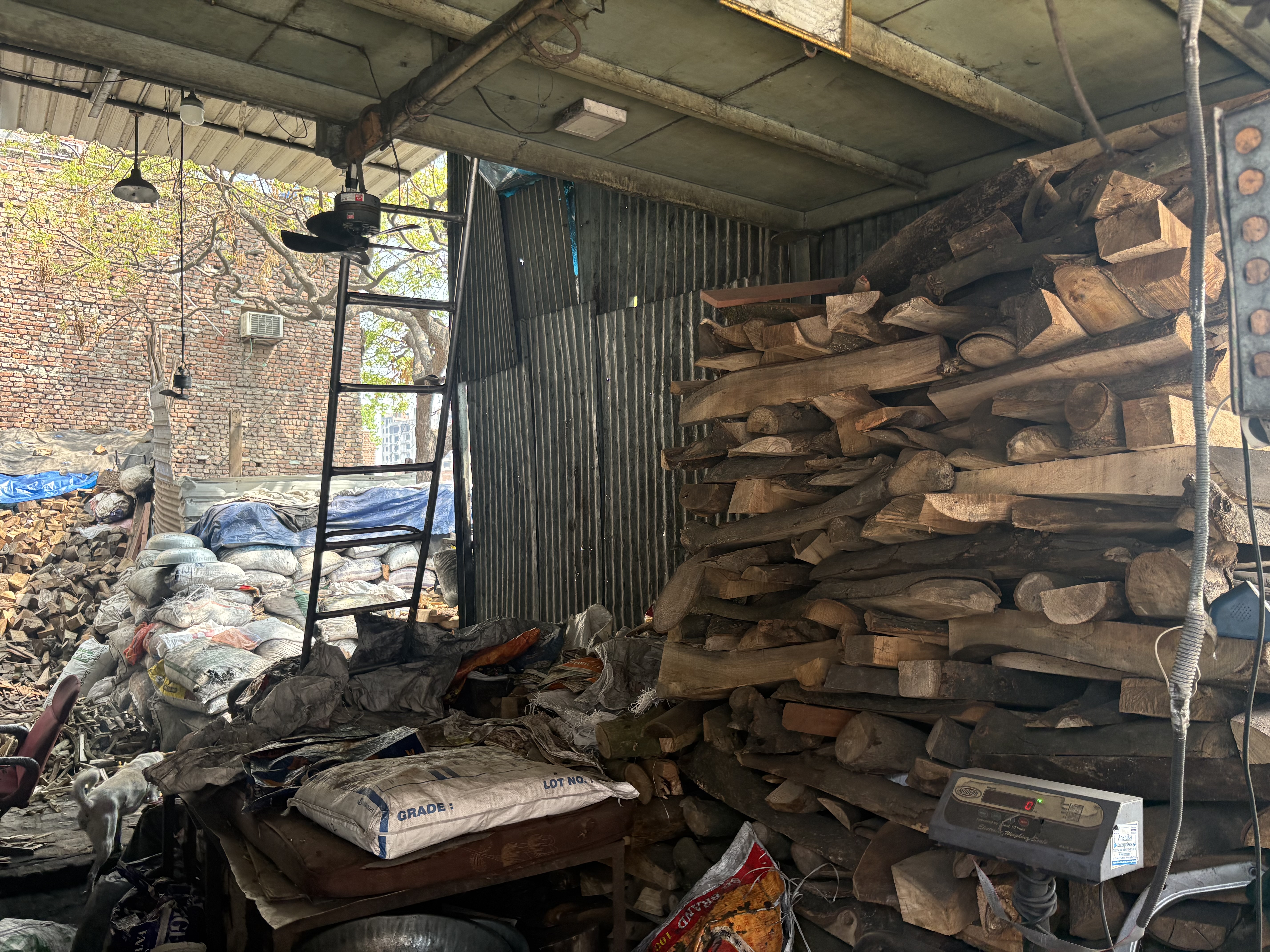 पुराने स्टॉक के चलते अभी 20 प्रतिशत तक बढ़ी कीमत