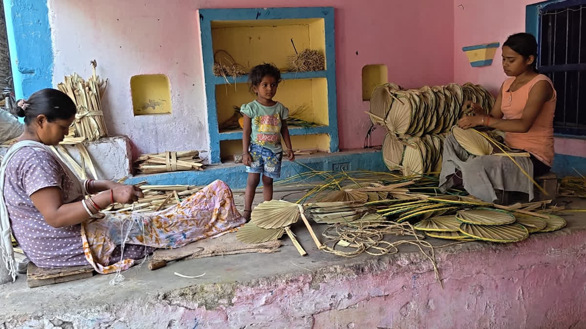 Gaya’s Pankha Gali Keeps Centuries-Old Hand Fan Craft Alive Against Modern-Day Cooling Threats