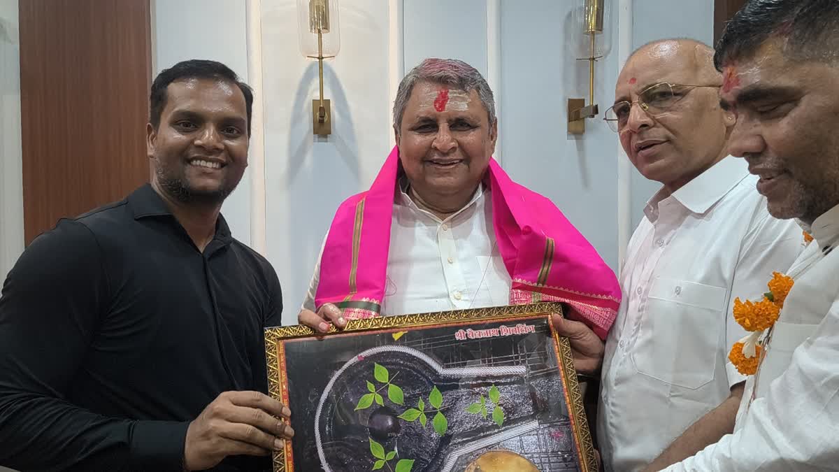 देवघर के बैद्यनाथ धाम में बिहार के डिप्टी सीएम विजय चौधरी ने की पूजा, कहा-  शराबबंदी रहेगी जारी, बंगाल में बनेगी एनडीए सरकार