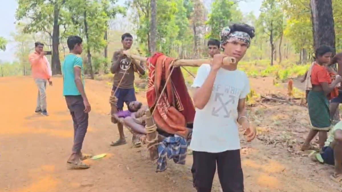 Patient on cot in Kanker