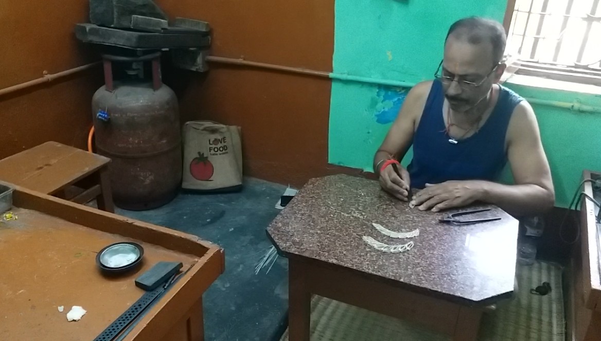 The war in the Middle East has caused a severe disruption in supply of commercial LPG and this taken a heavy toll on the centuries old Cuttack filigree craft.