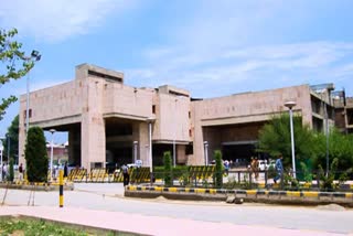 Transport Corporation Employees Not Entitled To Govt Service Benefits, Says Jammu Kashmir High Court