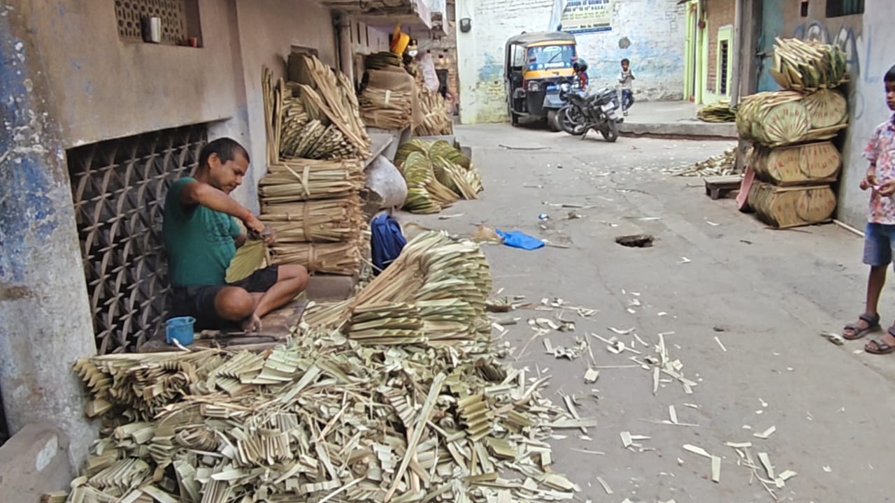 Gaya’s Pankha Gali Keeps Centuries-Old Hand Fan Craft Alive Against Modern-Day Cooling Threats