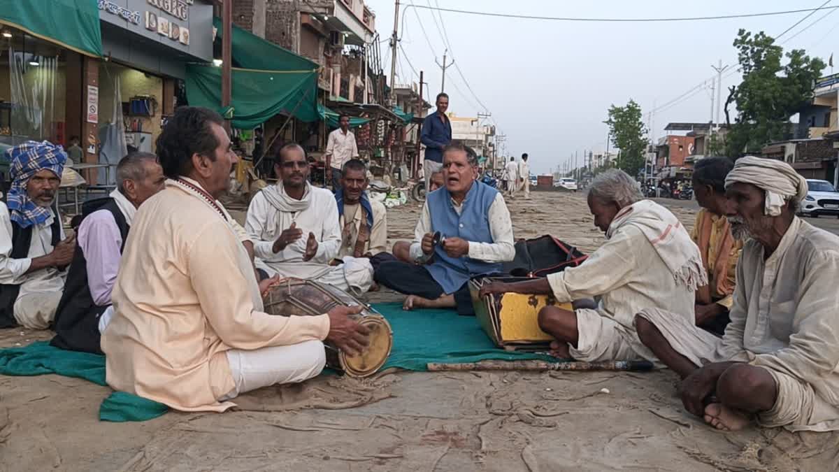 Unique protest by villagers in Sehore