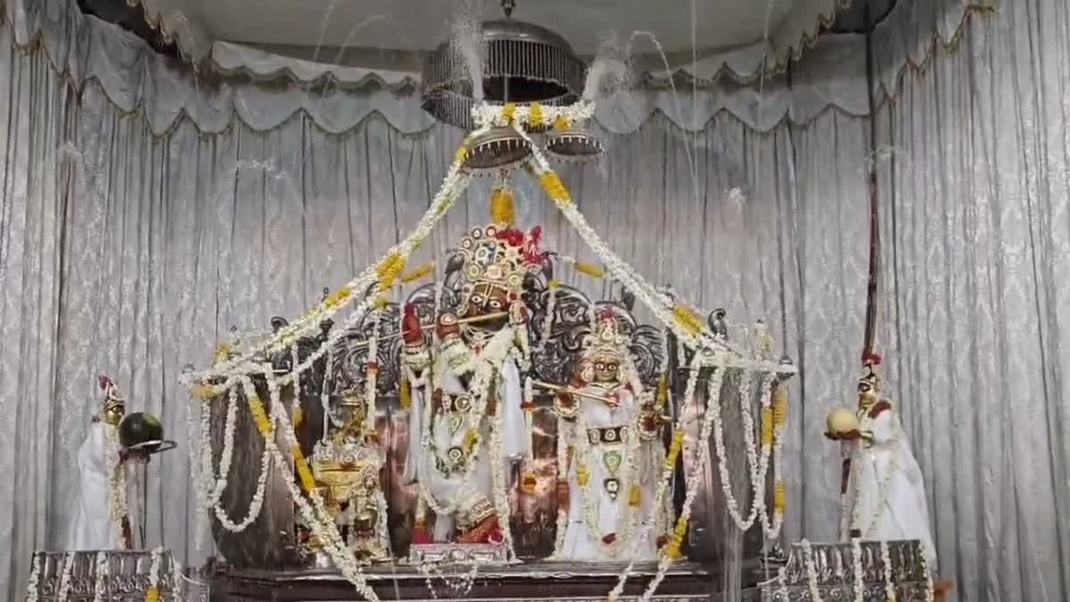 गोविंद देव जी मंजिर में जलविहार झांकी सजाई गई