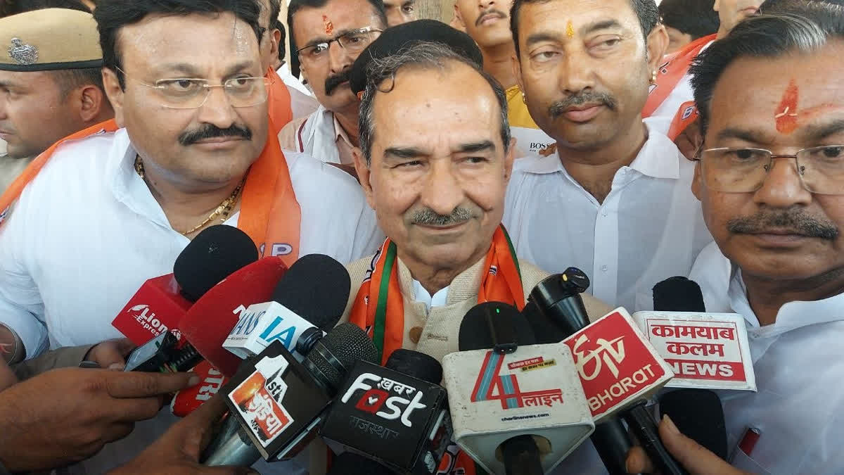 Madan Rathore speaking to the media in Bikaner.