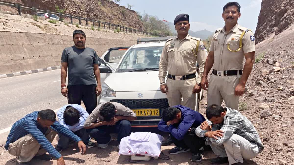 BILASPUR POLICE CAUGHT CHARAS