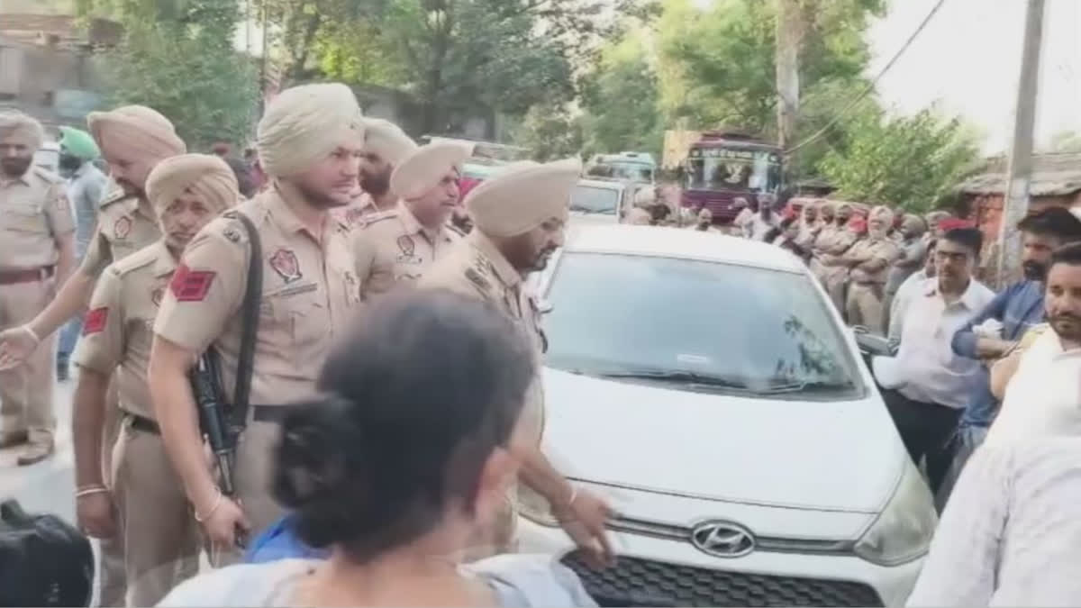 POLLING STAFF PROTEST BATALA
