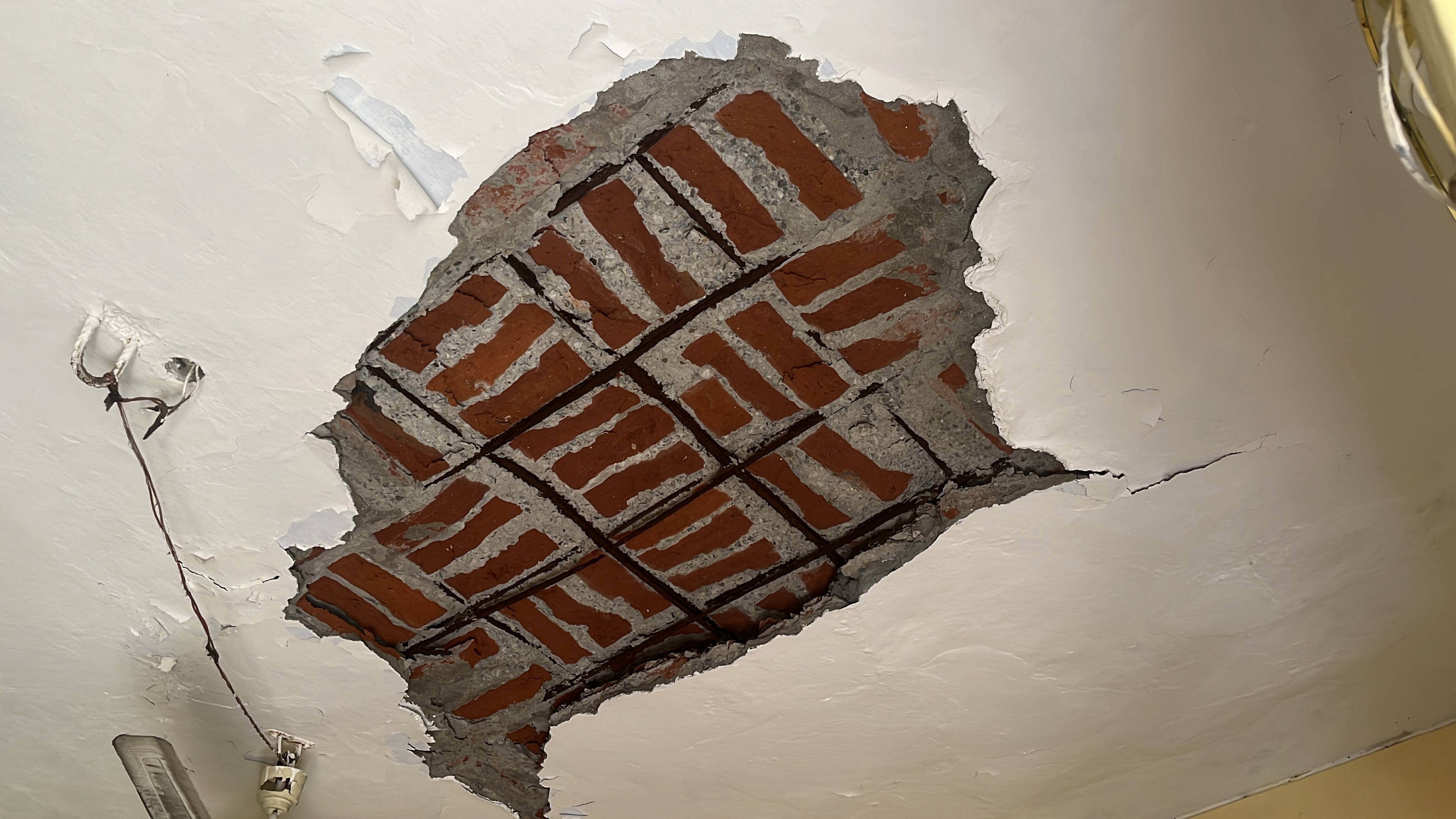 SDO office roof collapsed