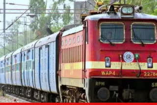 ਜੇਕਰ ਕਿਸੇ ਯਾਤਰੀ ਦੀ ਬਿਮਾਰੀ ਕਾਰਨ ਰੇਲਗੱਡੀ ਵਿੱਚ ਮੌਤ ਹੋ ਜਾਂਦੀ ਹੈ ਤਾਂ ਕਿੰਨਾ ਮੁਆਵਜ਼ਾ ਦਿੱਤਾ ਜਾਂਦਾ ਹੈ?