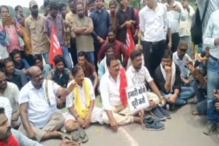 JANJGIR CHAMPA ROAD BLOCKADE