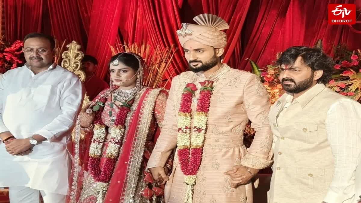 वाराणसी में संपन्न हुई क्रिकेटर आकाशदीप की शादी.