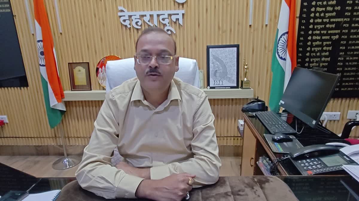 Municipal Commissioner Alok Pandey