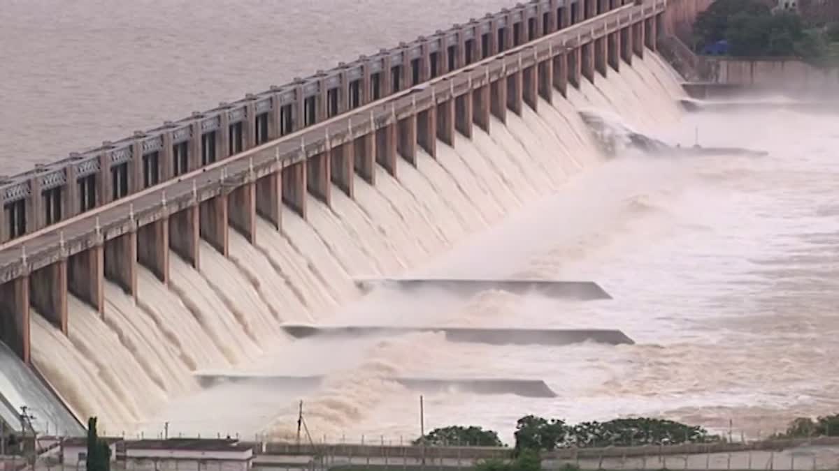 33 New Gates Opened At Tungabhadra Dam