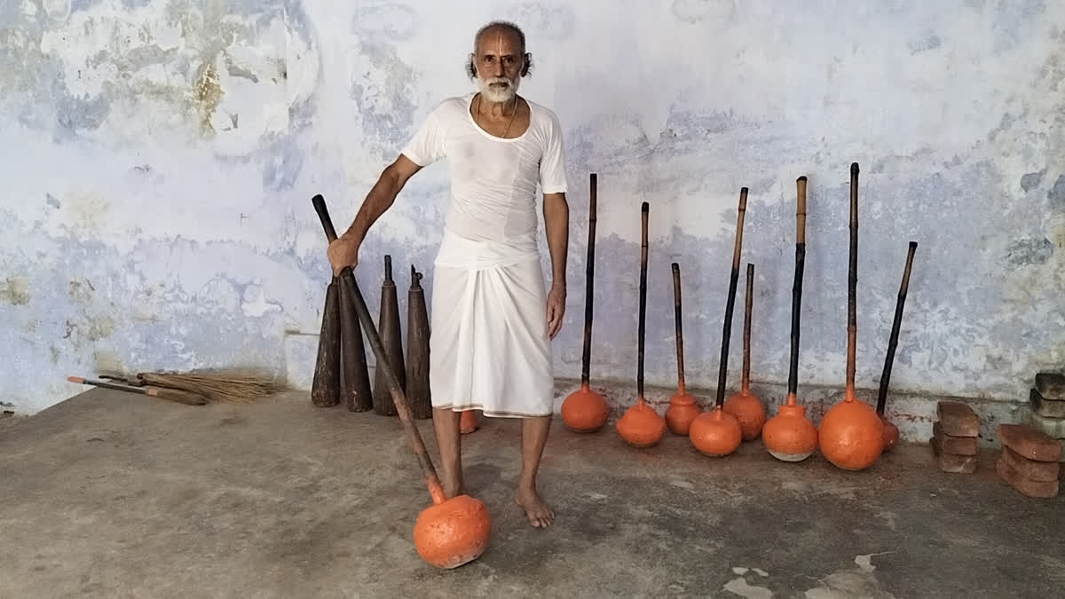 50 KG Mugdar And 100 Pushups: 76-Year-Old Wrestler Keeps Kushti Alive In Bihar 76-Year-Old Wrestler Defies Age, Keeps 150-Year-Old Wrestling Tradition Alive In Bihar's Gaya