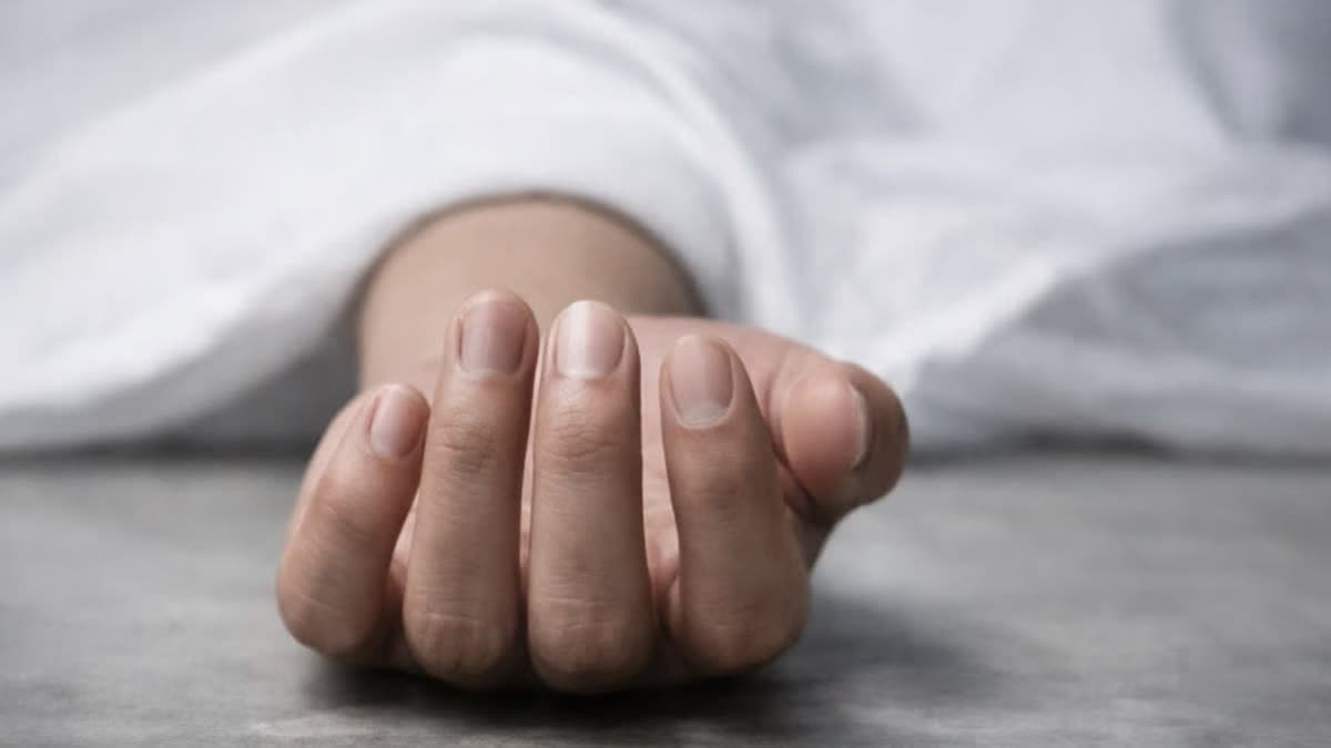 cook-dead-body-found-in-jarmundi-mla-house-dumka