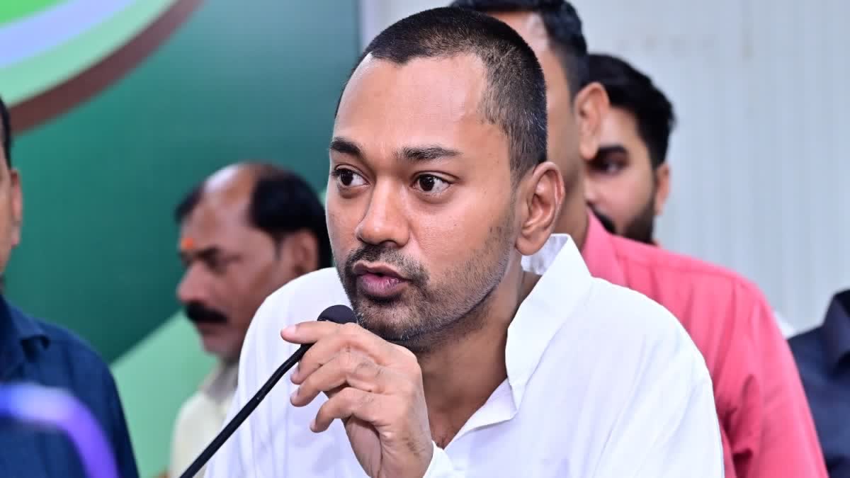 NISHANT OFFERED PRASAD TO NITISH
