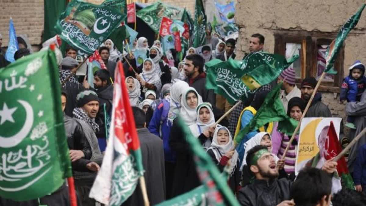 'رحمۃ للعالمین، حضورِانور سرورِ کونین حضرت محمدؐ کو دنیا کو اندھیروں سے نکالنے کے لئے بھیجا گیا'