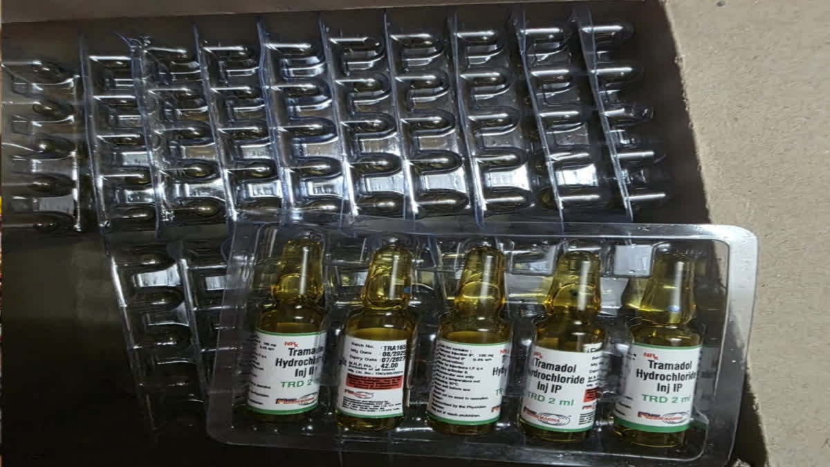 Police in Tonk seized a large quantity of narcotic drugs and injections.