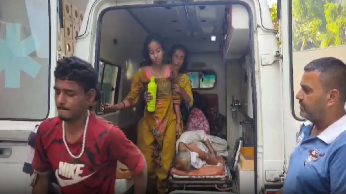 The injured pilgrims are being taken to Una Regional Hospital.