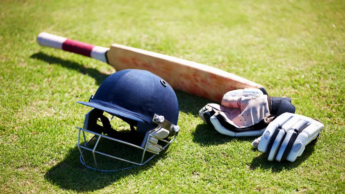 cricketer accused of attacking umpire with a bat arrested after 36 years, Urdu News