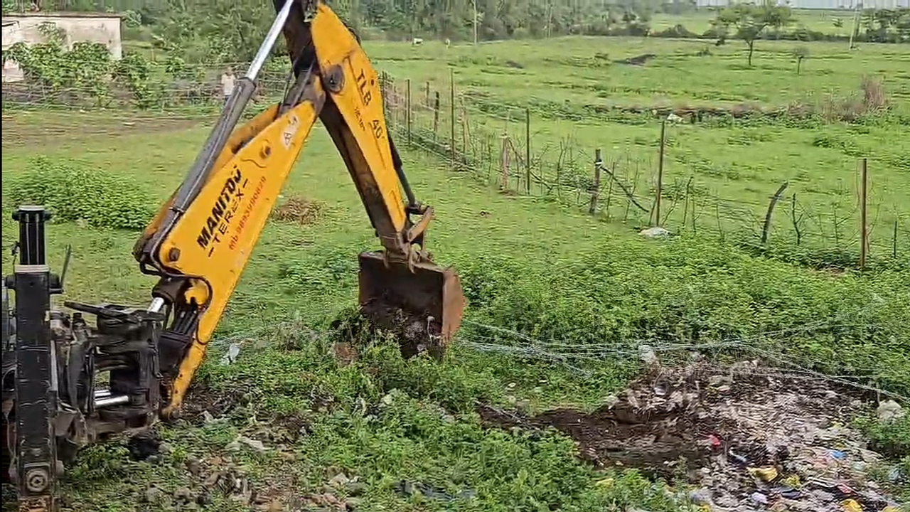Sagar School Handpump occupied